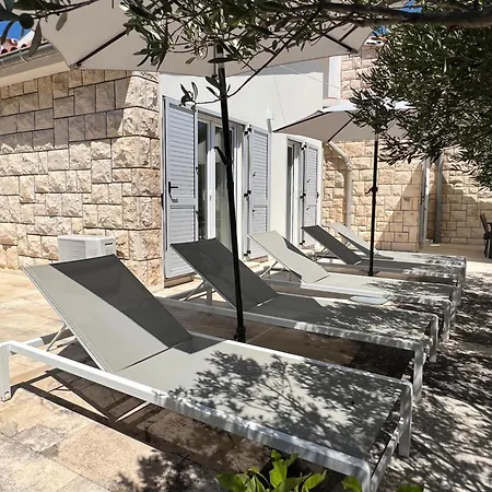 Hosta Διαμέρισμα *